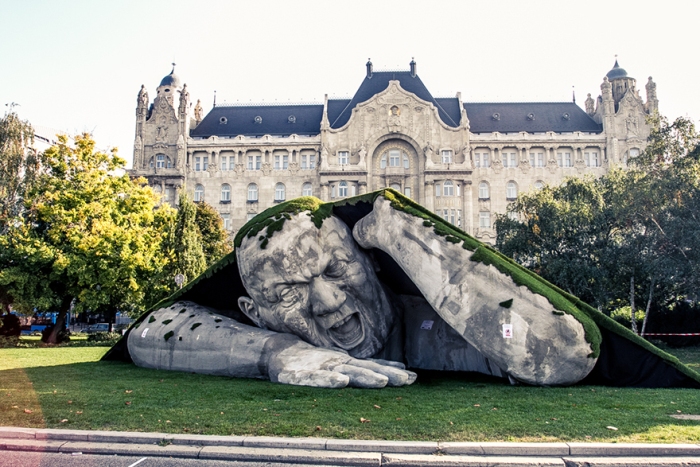 Скульптура Дождь от Назара Билыка установлена в Киеве