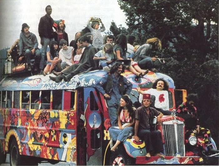 пародия таинственного леса Americas-Hippie-Communes-5