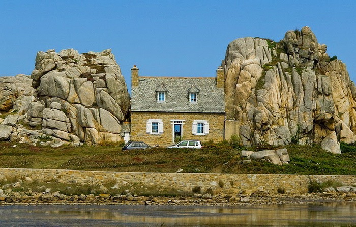 House between rocks: architectural oddity in France