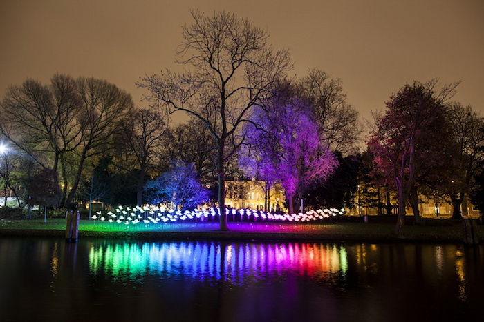 Интерактивная световая инсталляция в Амстердаме