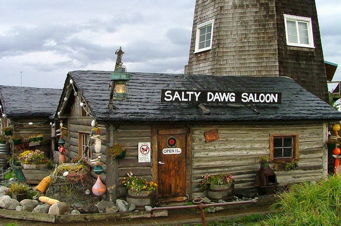 Старейший бар и маяк на Аляске