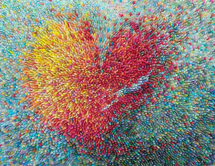 Unusual pictures from twisted paper remind both folk art and the artists of the impressionist movement