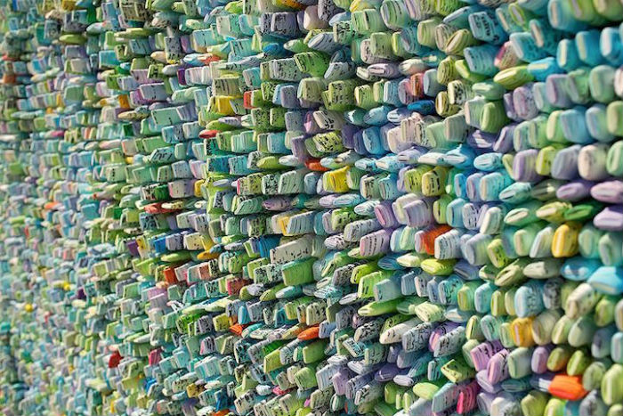 Kim calls the paper tube "seeds" - indeed, tightly fitted together, rolled rolls are somewhat similar to plant seeds