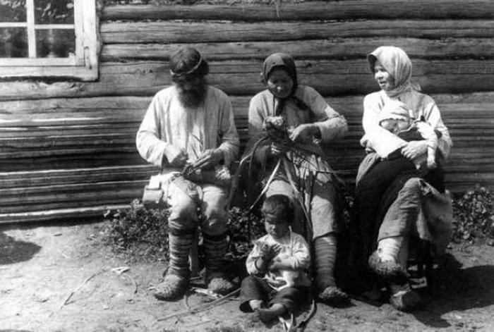 Плетение лаптей - традиционное русское ремесло