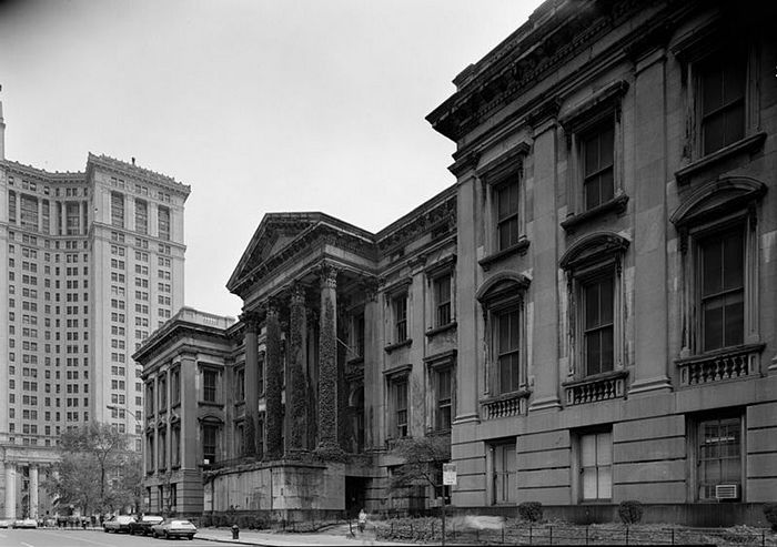 Здание нью-йоркского окружного суда стоило дороже, чем вся Аляска.
