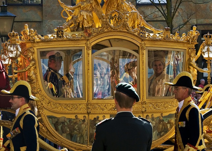 Экипаж короля Нидерландов Виллема-Александра. | Фото: fiveminutehistory.com.