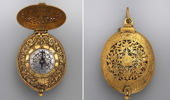 Карманные часы. Серебро, позолота, 1640 год. | Фото: fiveminutehistory.com.