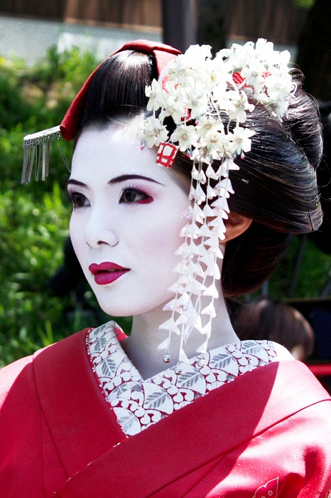 В Японии пудрой активно пользовались актеры и гейши. | Фото: areweactuallysodifferent.files.wordpress.com.