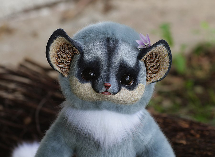 Серая игрушка.  Автор: Santaniel.