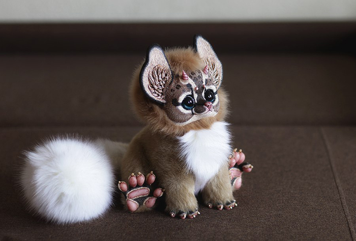 Симпатичный монстрик с пушистым хвостом. Автор: Santaniel.