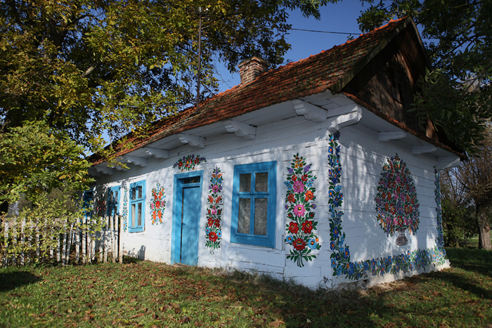 Расписной дом в деревне Залипье.