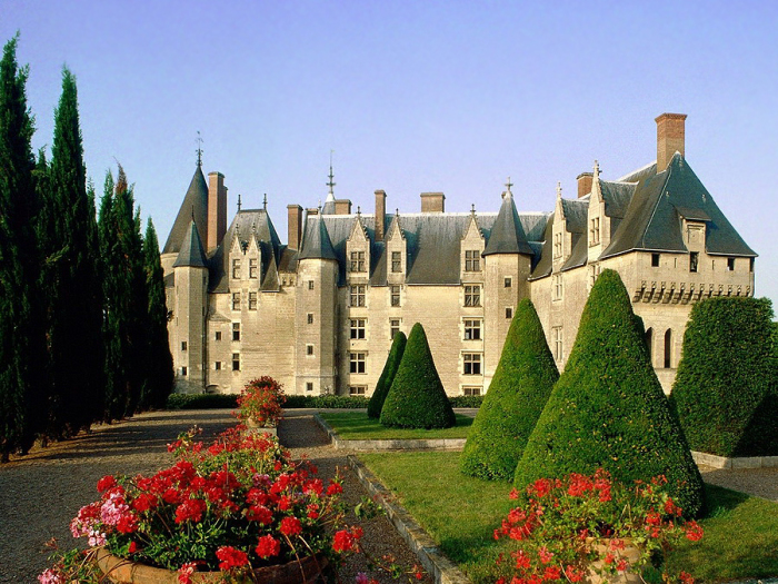 Замок Амбуаз в долине Луары. Франция.