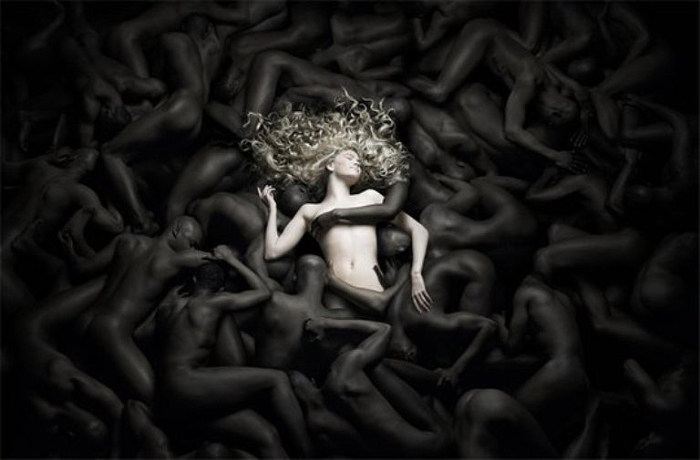 Ангел и Демоны, или история о черном и белом. Сюрреалистические работы от Christophe Gilbert.