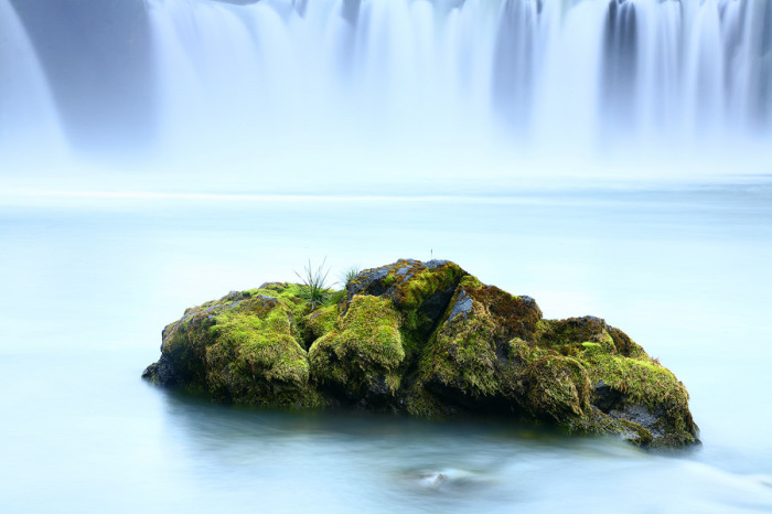 У водопада Гудафосс в Исландии. Автор фото: James Appleton.