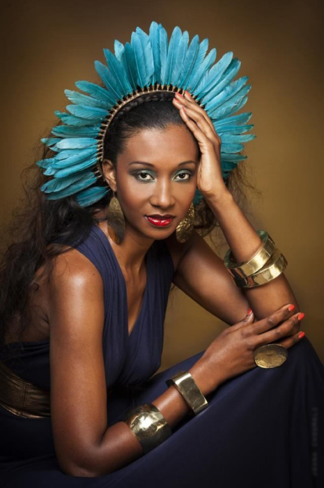 Кто-кто, а африканки знают толк не только в платьях, но и украшениях. Автор: Joana Choumali. Кто-кто, а африканки знают толк не только в платьях, но и украшениях. Автор: Joana Choumali.