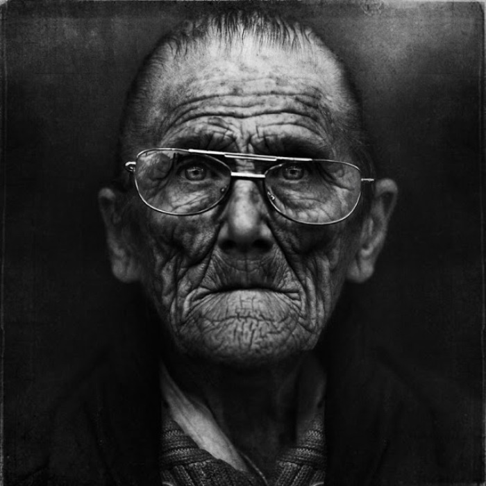 Портрет бездомного мужчины. Автор работ: фотограф Ли Джеффрис (Lee Jeffries).