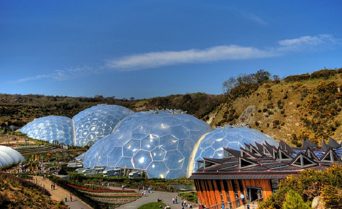 Крупнейший экологический комплекс.