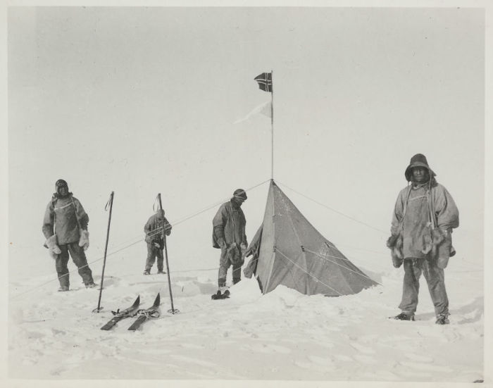 Члены экспедиции Роберта Скотта были огорчены, когда узнали, что из опередили почти на месяц.
