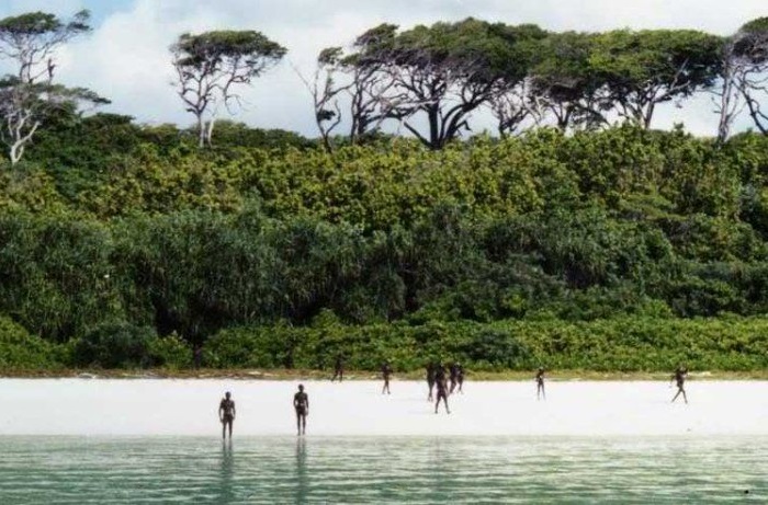 Один из Андаманских островов в Бенгальском заливе. Один из Андаманских островов в Бенгальском заливе.