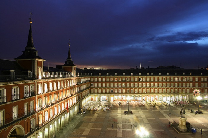 Самое оживленное место в Мадриде. Самое оживленное место в Мадриде.