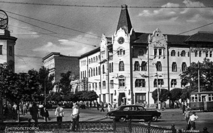 Український дім (нині гранд-готель Україна) був побудований в самому центрі Дніпропетровська в 1912 році, 1959 рік.