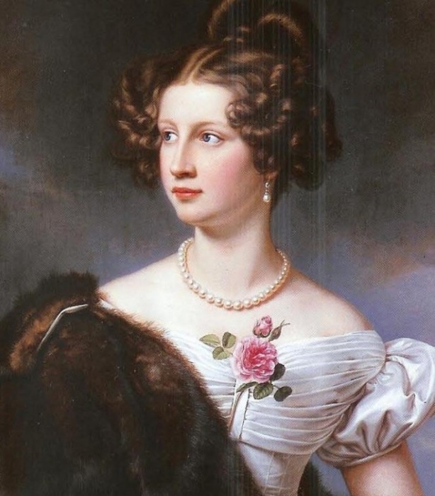 Известная красавица высшего света XIX века, в которую был влюблён и которой посвящал стихи Фёдор Тютчев.