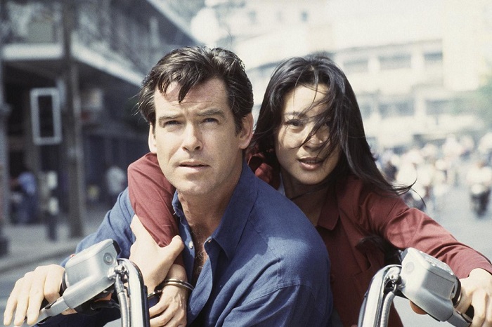 Гонконгская актриса Мишель в роли Вай Лин в фильме «Завтра не умрёт никогда», 1997 год.