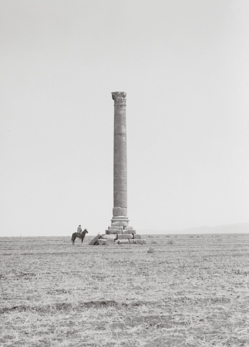 Предположительно, колонну высотой в 18 метров установили, чтобы отметить место древней великой битвы.