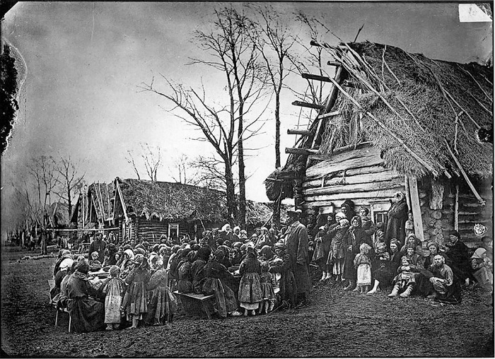 Столовая в деревне Пралевке Лукояновского уезда, 1891-1892 годы.