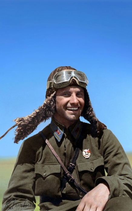 Советский военный летчик совершил 319 боевых вылетов, в воздушных боях сбил лично 19 и в составе группы 16 самолетов противника.