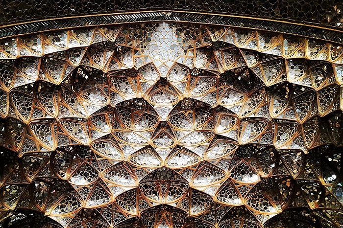 Уникальные узоры потолков мечетей в Иране