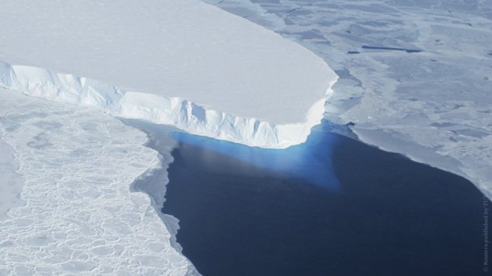 Самый крупный ледник в западной части Антарктики, движущийся со скоростью более 2 км/год, может увеличить уровень мирового океана до 60 см.