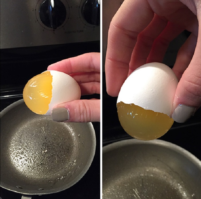У розломленими яйця жовток не деформовані.