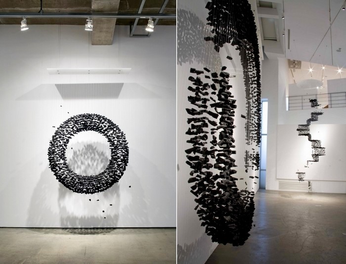 Circle, знаменитая инсталляция из кусочков угля