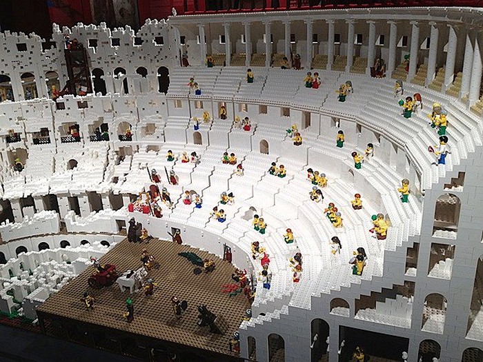 Lego_Colosseum_3.jpg