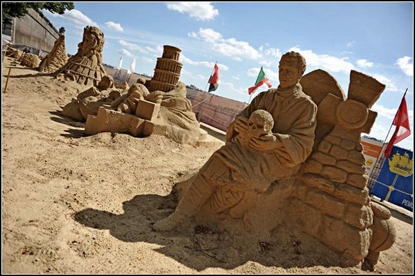 Шедевры мирового искусства. Юбилейный Х фестиваль песчаных скульптур в Санкт-Петербурге