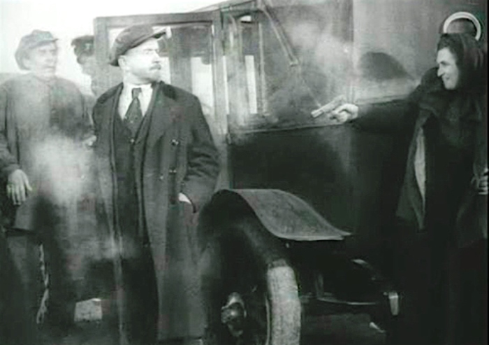 Сцена покушения из фильма *Ленин в 1918 году* | Фото: kinofilms.tv