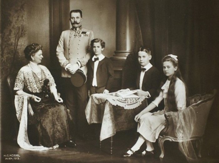 Эрцгерцог Франц Фердинанд с семьей | Фото: upyourpic.org