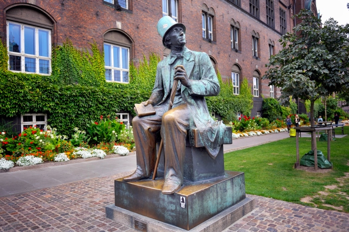 Памятник Гансу Христиану Андерсену в Копенгагене
