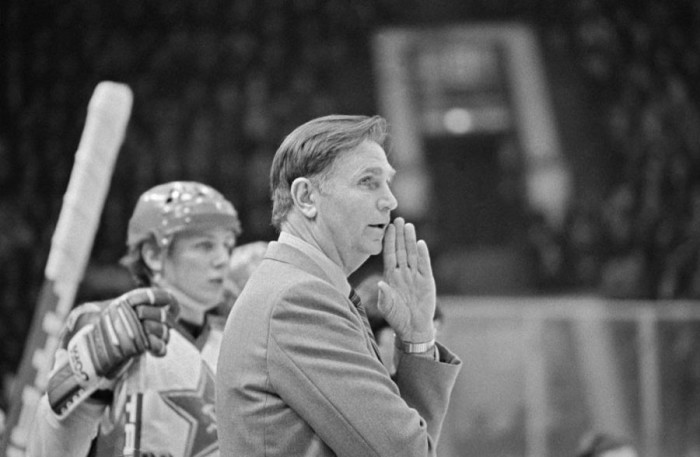 Старший тренер хоккейной команды ЦСКА и сборной СССР, заслуженный тренер СССР Виктор Васильевич Тихонов, 14 декабря 1978 года.