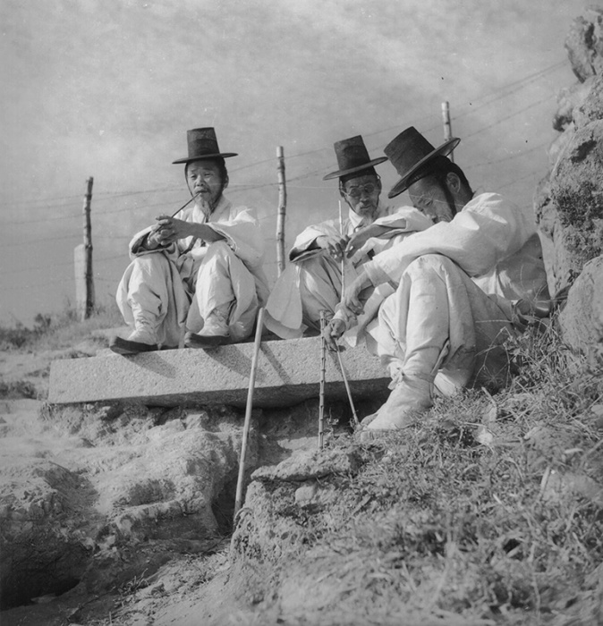 Большей важности добавляет бамбуковая курительная трубка. Большей важности добавляет бамбуковая курительная трубка.