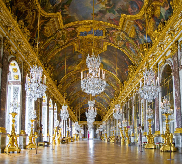 Зеркальная галерея. Версаль. | Фото: fiveminutehistory.com.