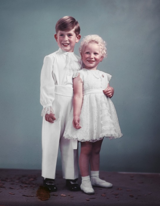 Принц Чарльз и принцесса Анна, 1953. / Фото: www.infobarrel.com