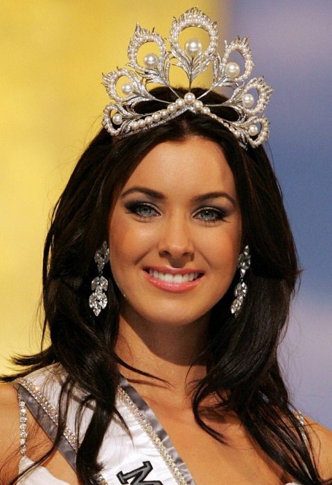 Наталья Глебова, Канада (родом из города Туапсе Краснодарского края). Мисс Вселенная-2005  24 года, рост 180 см