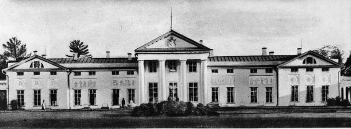 Фасад господского дома. 19 век