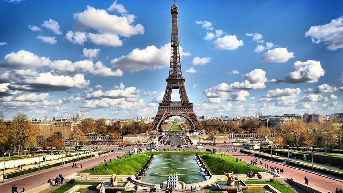Парижская красавица <br>Эйфелева башня