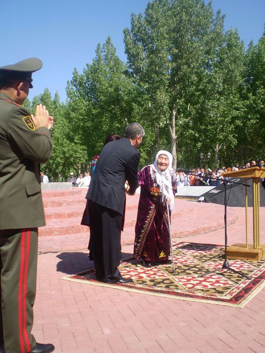 Великая дочь киргизского народа.
