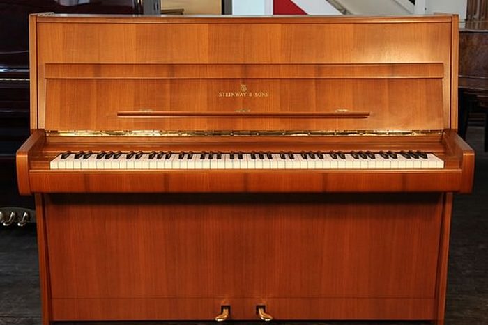Уникальное фортепино Steinway Z Piano.