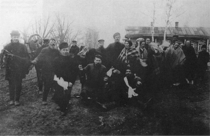 Свадебный поезд. Фото. Начало ХХ в. Свадебный поезд. Фото. Начало ХХ в.