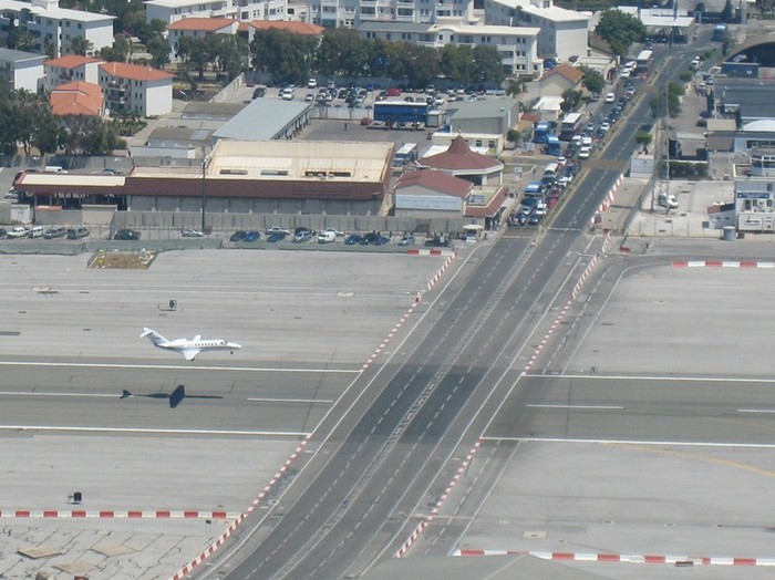 gibraltar-airport-18.jpg
